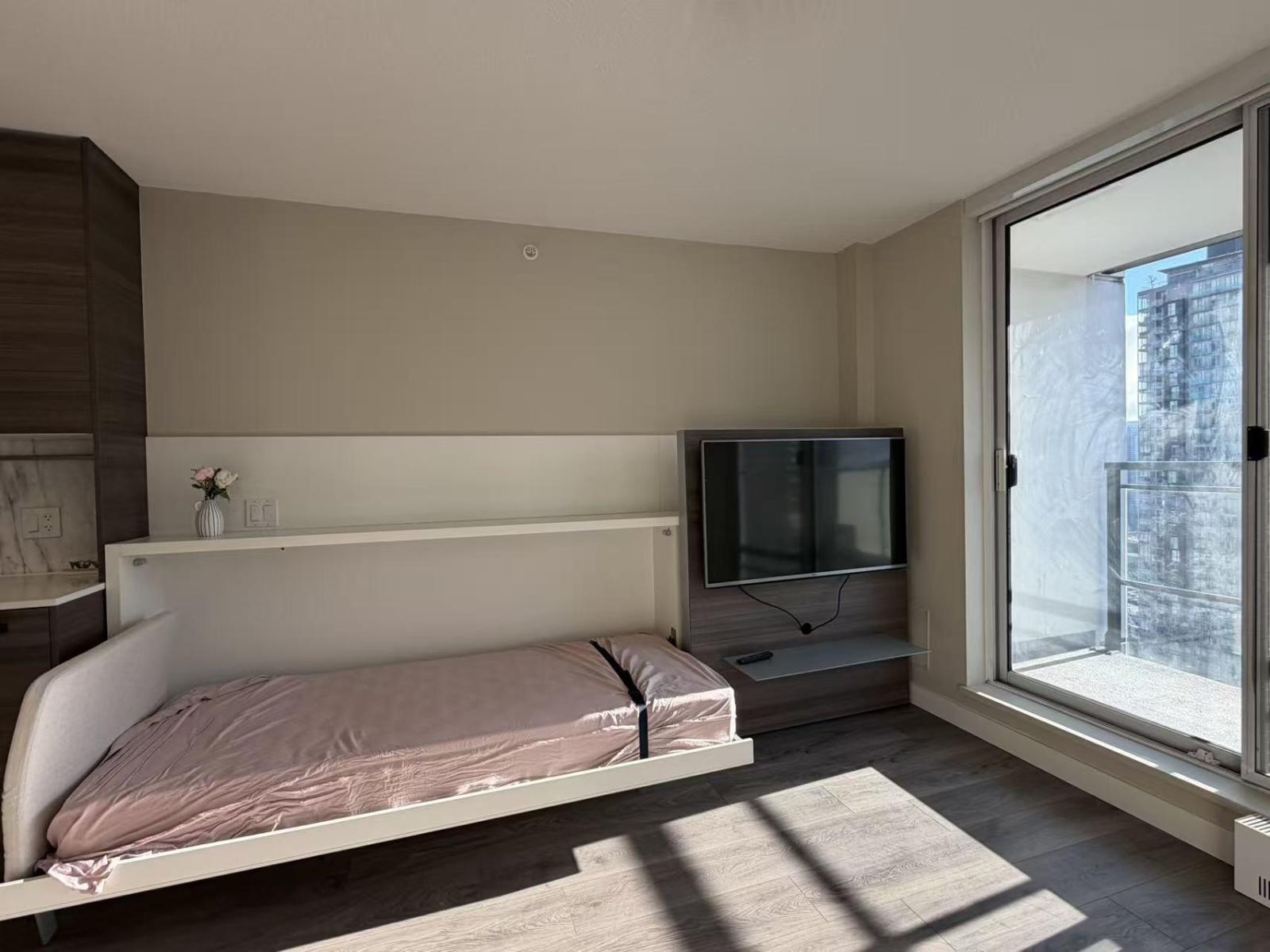 13398 104 Avenue, Surrey, British Columbia  V3T 1V6 - Photo 3 - R3072544