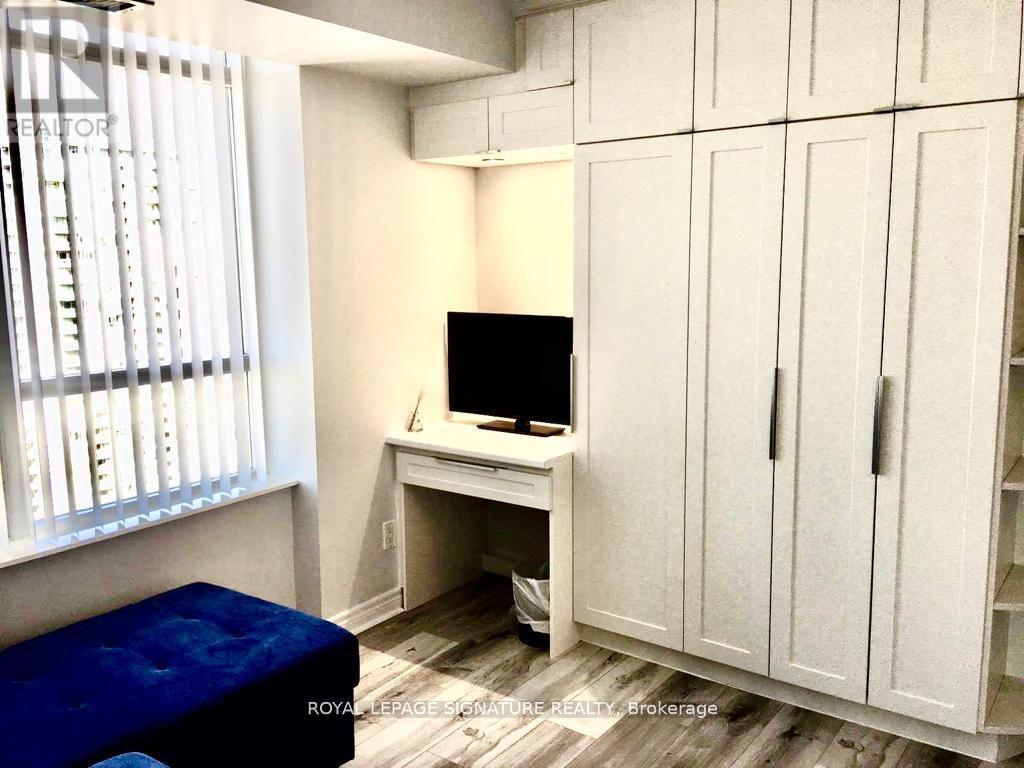 3306 - 310 Burnhamthorpe Road W, Mississauga, Ontario  L5B 4P9 - Photo 11 - W12606158