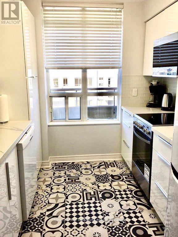 3306 - 310 Burnhamthorpe Road W, Mississauga, Ontario  L5B 4P9 - Photo 19 - W12606158