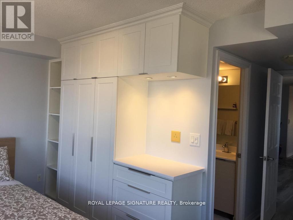 3306 - 310 Burnhamthorpe Road W, Mississauga, Ontario  L5B 4P9 - Photo 6 - W12606158