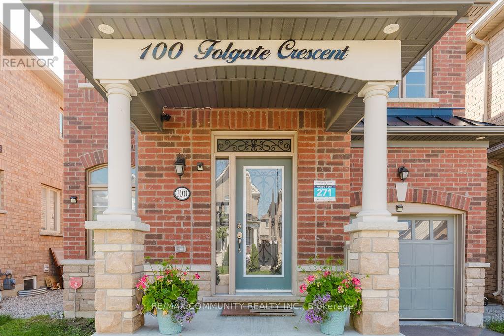 100 Folgate Crescent, Brampton, Ontario  L6R 4A7 - Photo 2 - W12606170