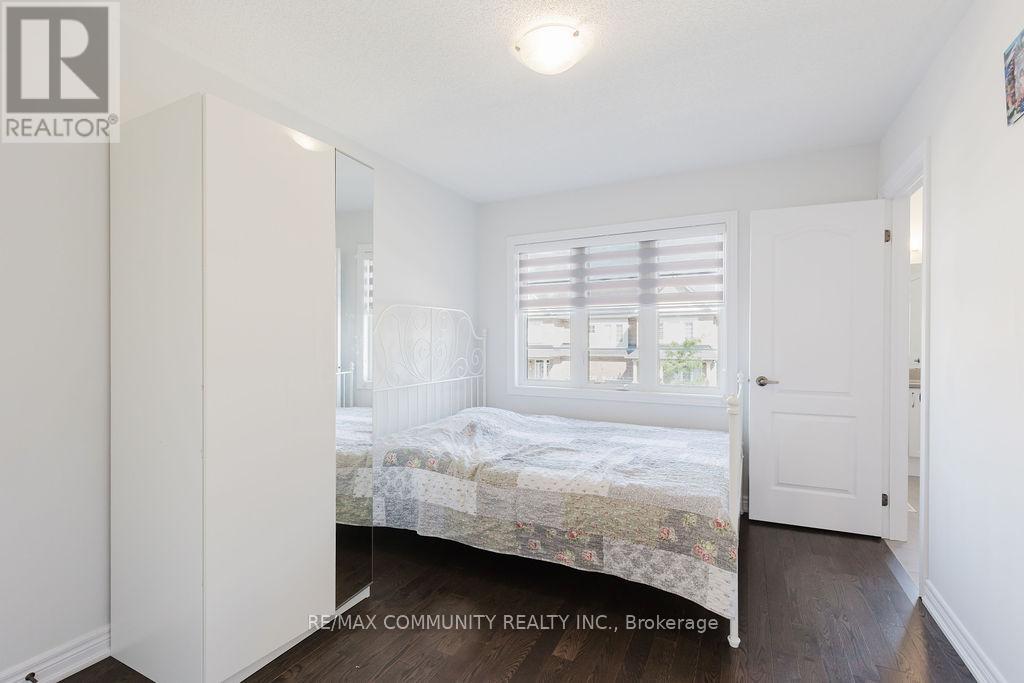 100 Folgate Crescent, Brampton, Ontario  L6R 4A7 - Photo 24 - W12606170