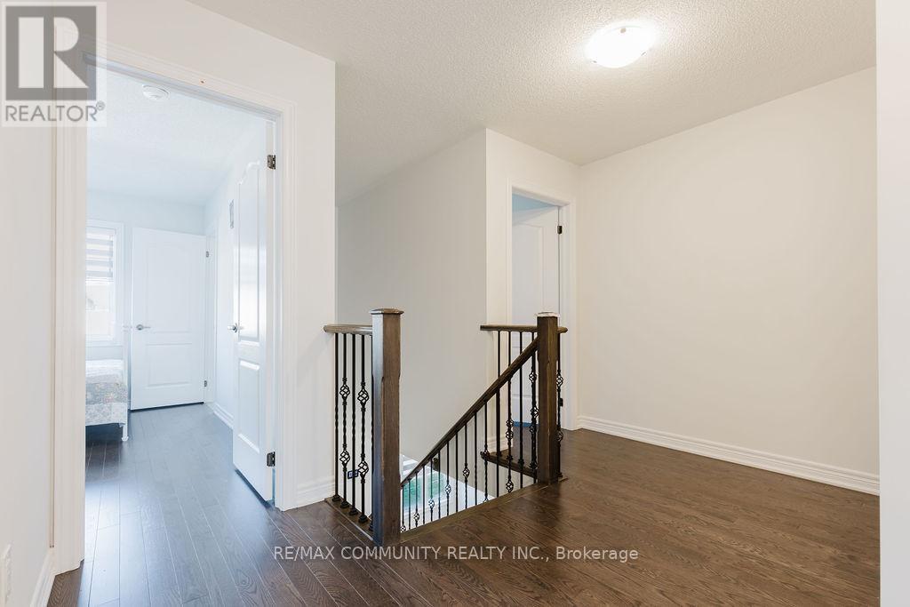 100 Folgate Crescent, Brampton, Ontario  L6R 4A7 - Photo 33 - W12606170