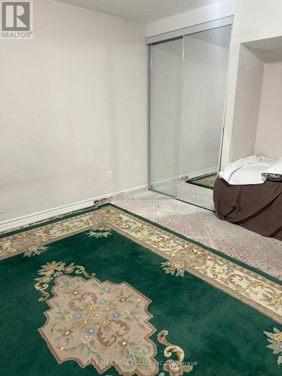 Bsmnt - 2357 Avongate Drive, Mississauga, Ontario  L5C 2X7 - Photo 10 - W12606188