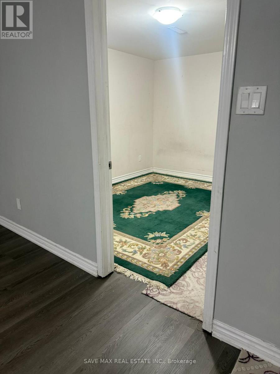 Bsmnt - 2357 Avongate Drive, Mississauga, Ontario  L5C 2X7 - Photo 9 - W12606188