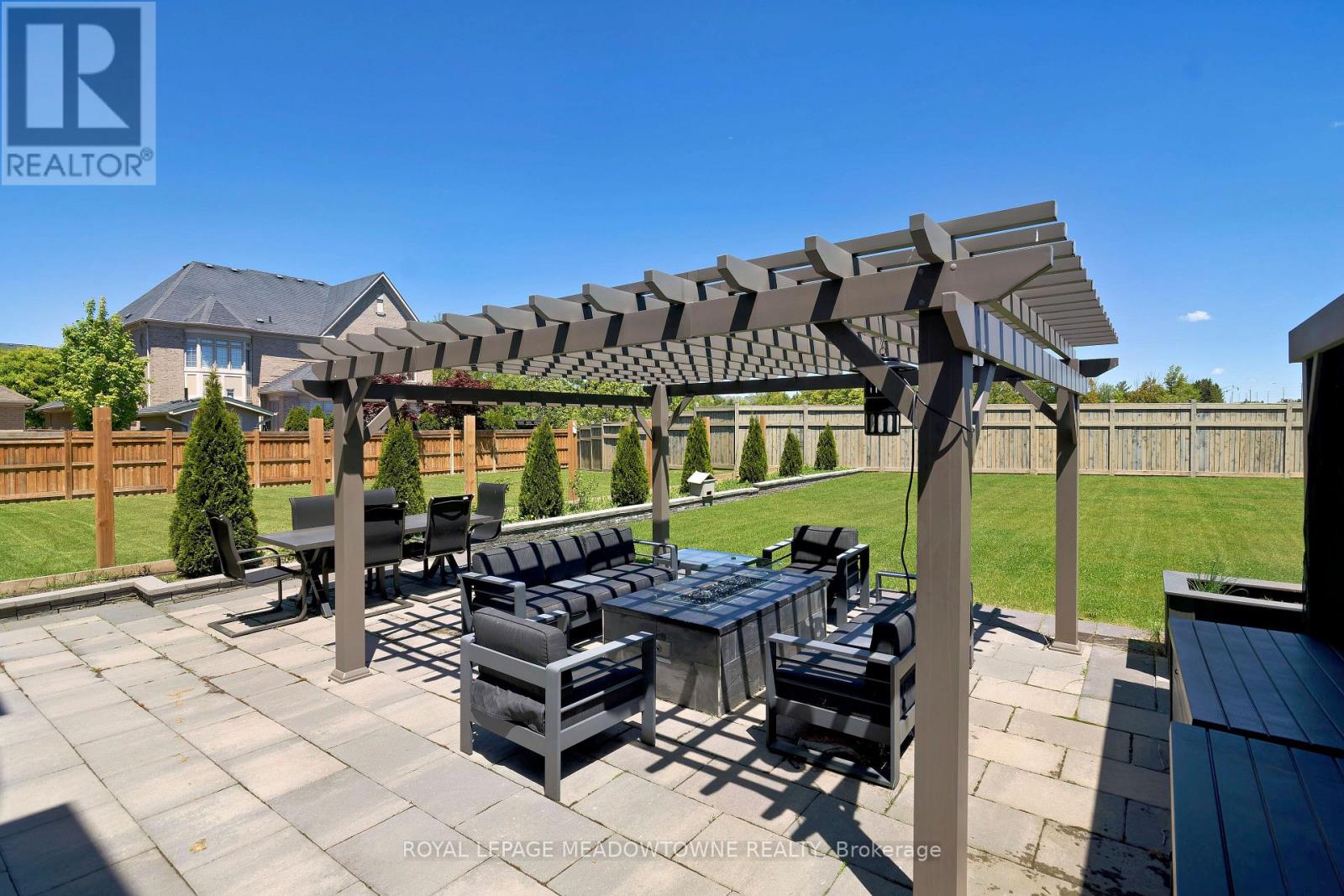 1 Royal West Drive, Brampton, Ontario L6X 2X3 - Photo 44 - W12606200