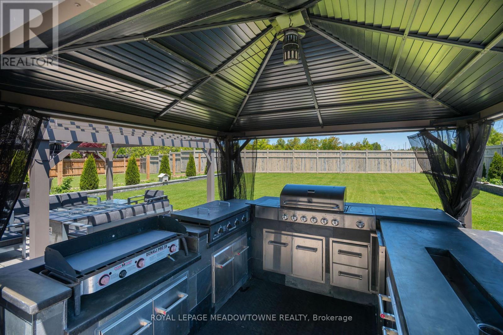 1 Royal West Drive, Brampton, Ontario L6X 2X3 - Photo 47 - W12606200