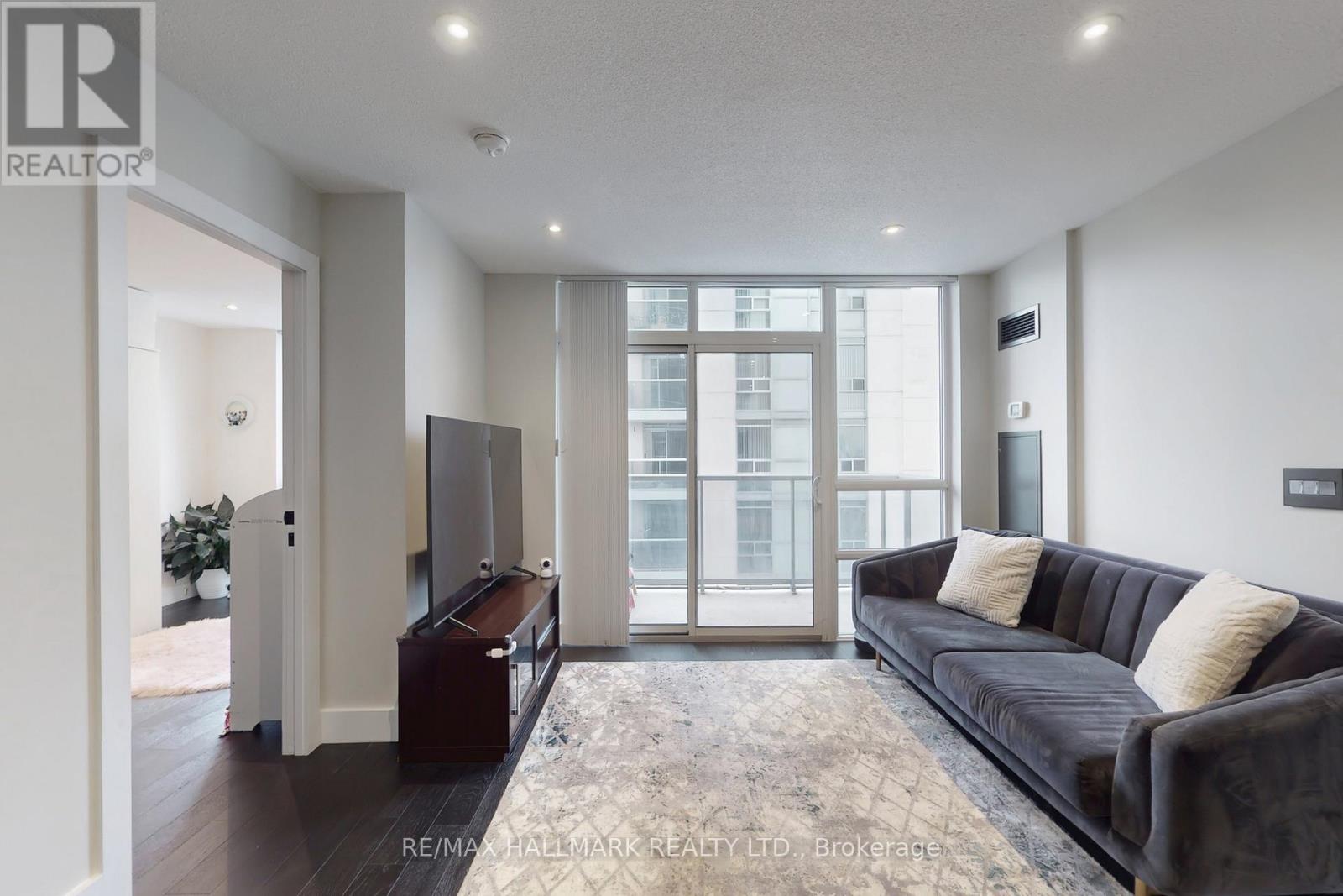 1002 - 3 Michael Power Place, Toronto, Ontario M9A 0A2 - Photo 11 - W12606216