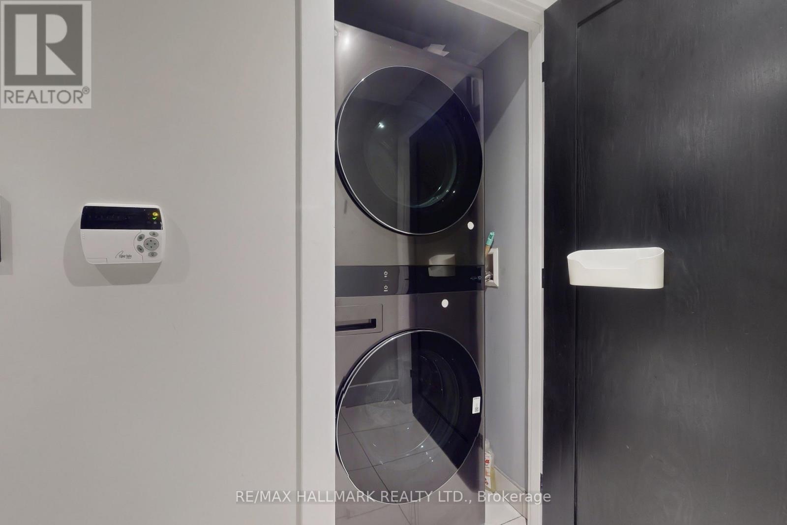 1002 - 3 Michael Power Place, Toronto, Ontario M9A 0A2 - Photo 30 - W12606216