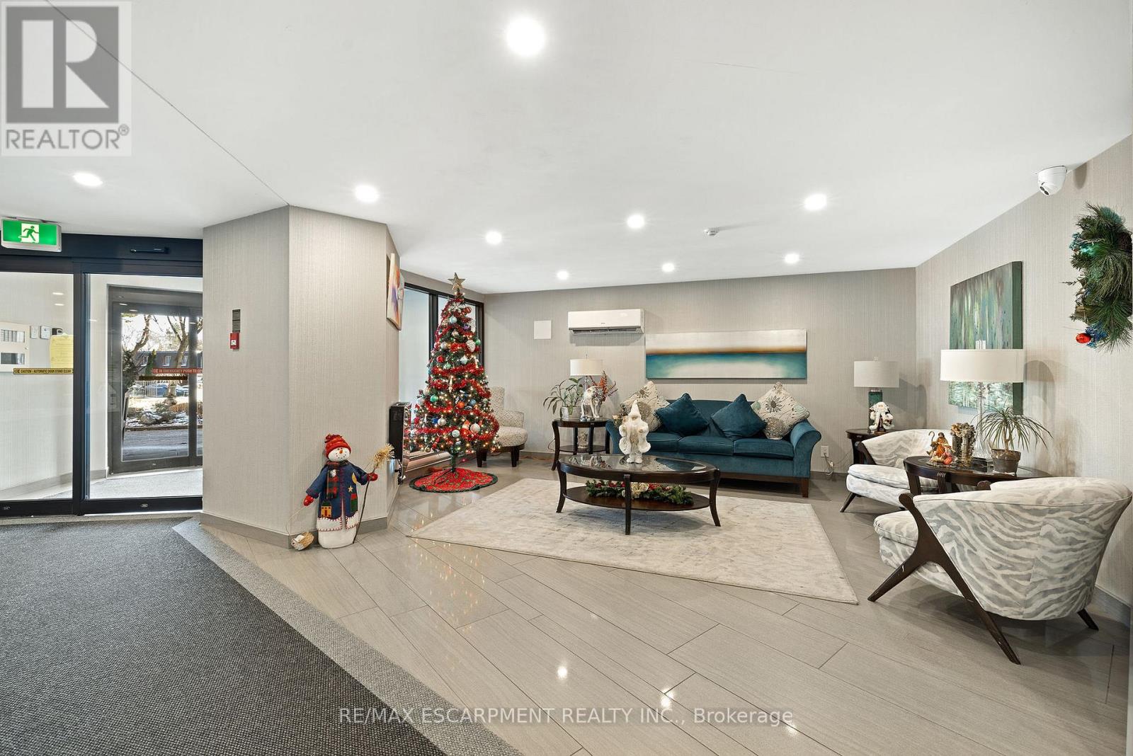 901 - 700 Dynes Road, Burlington, Ontario  L7N 3M2 - Photo 4 - W12606218