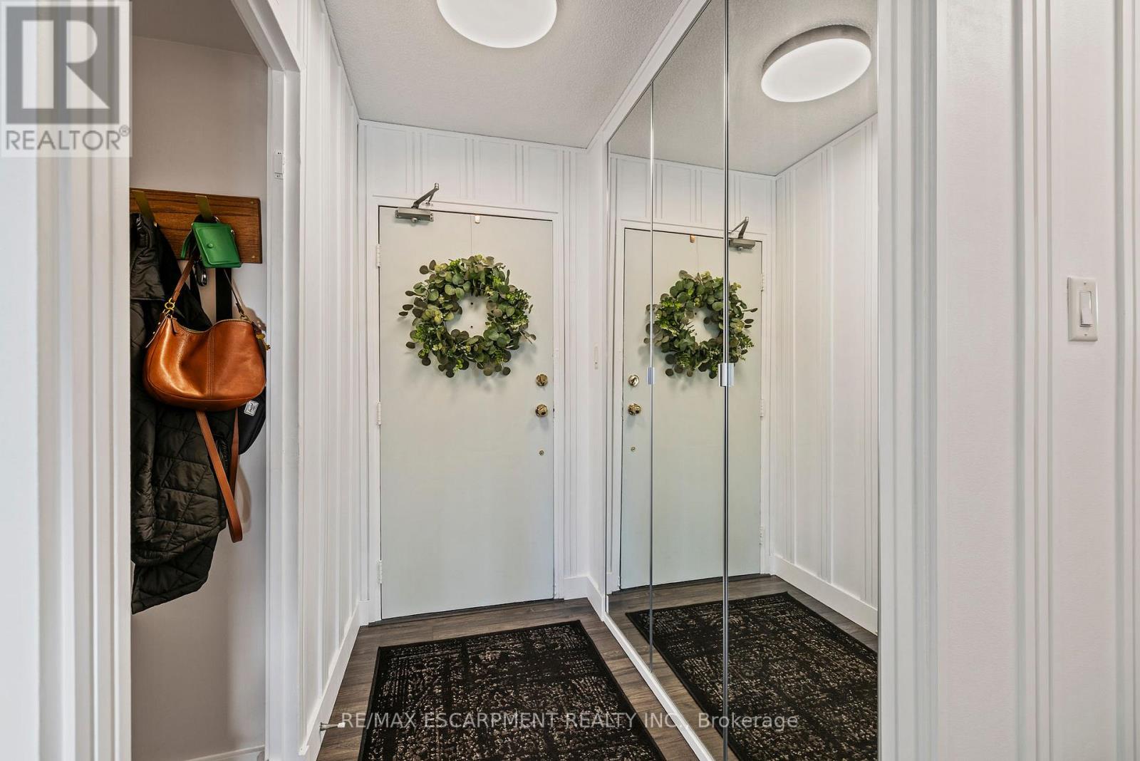 901 - 700 Dynes Road, Burlington, Ontario  L7N 3M2 - Photo 6 - W12606218