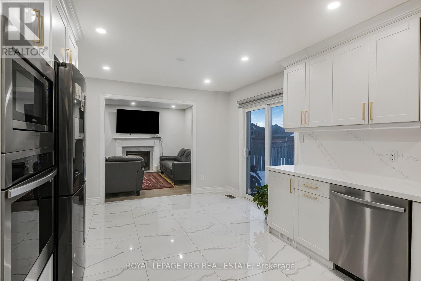 226 Mountainberry Road, Brampton, Ontario  L6R 1W3 - Photo 13 - W12606220