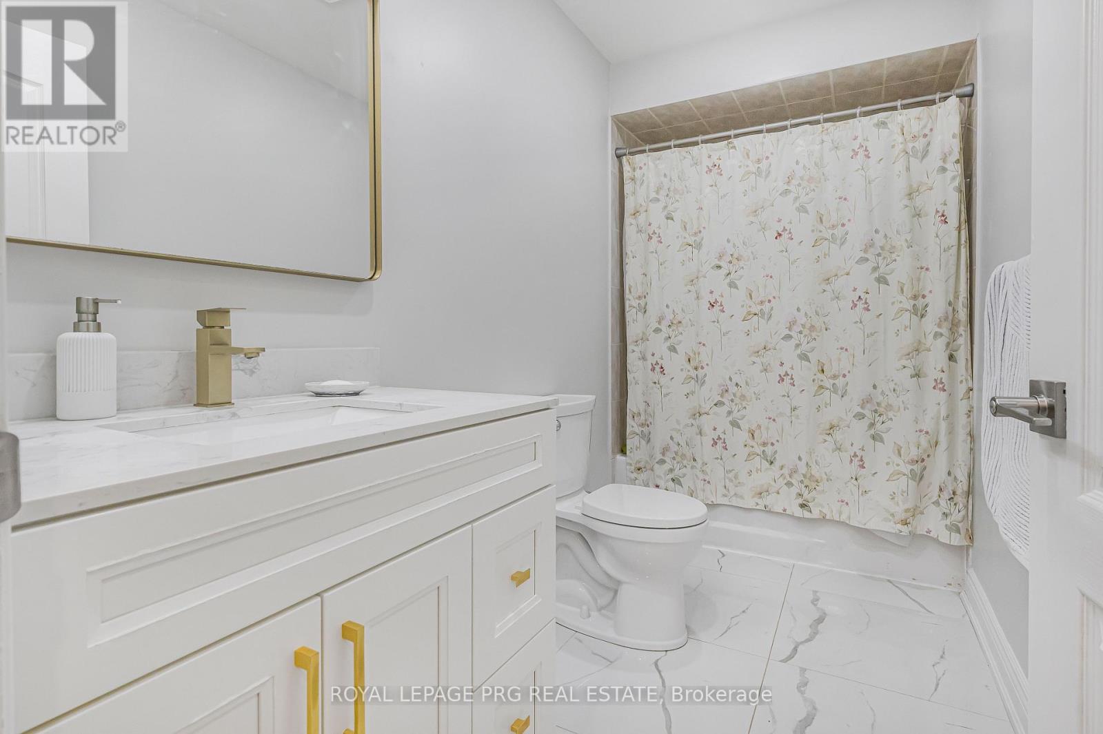 226 Mountainberry Road, Brampton, Ontario  L6R 1W3 - Photo 8 - W12606220