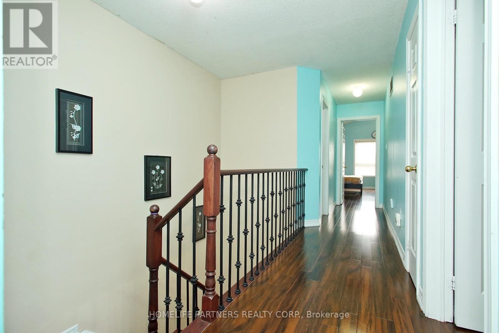 40 Nathaniel Crescent, Brampton, Ontario  L6Y 5M5 - Photo 4 - W12606224