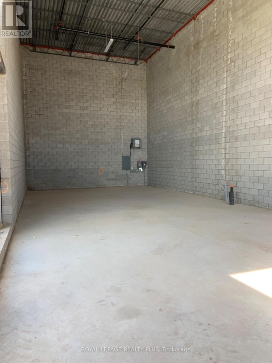 6 - 1162 King Road, Burlington, Ontario  L7T 3L7 - Photo 4 - W12606230