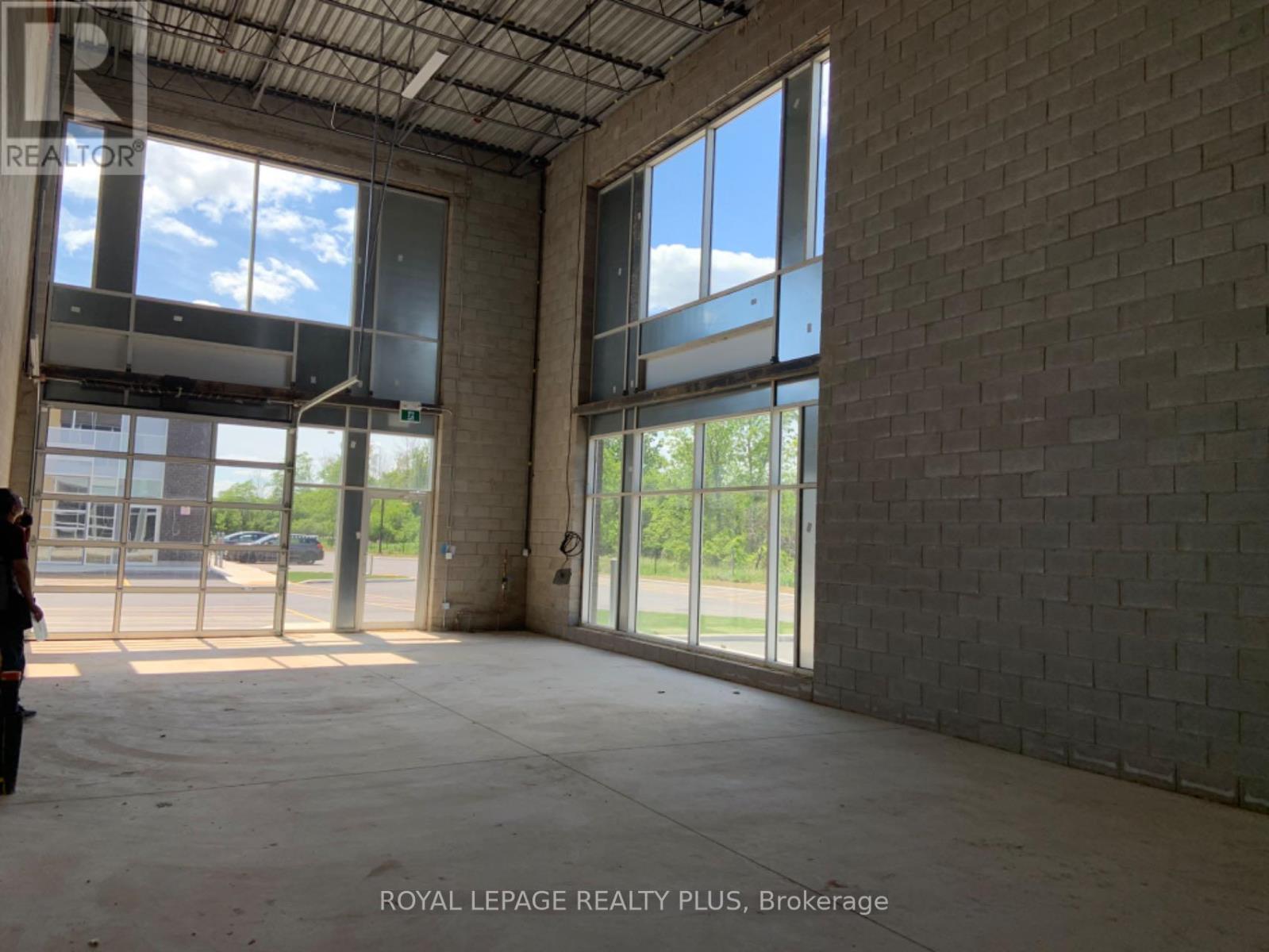 6 - 1162 King Road, Burlington, Ontario  L7T 3L7 - Photo 5 - W12606230