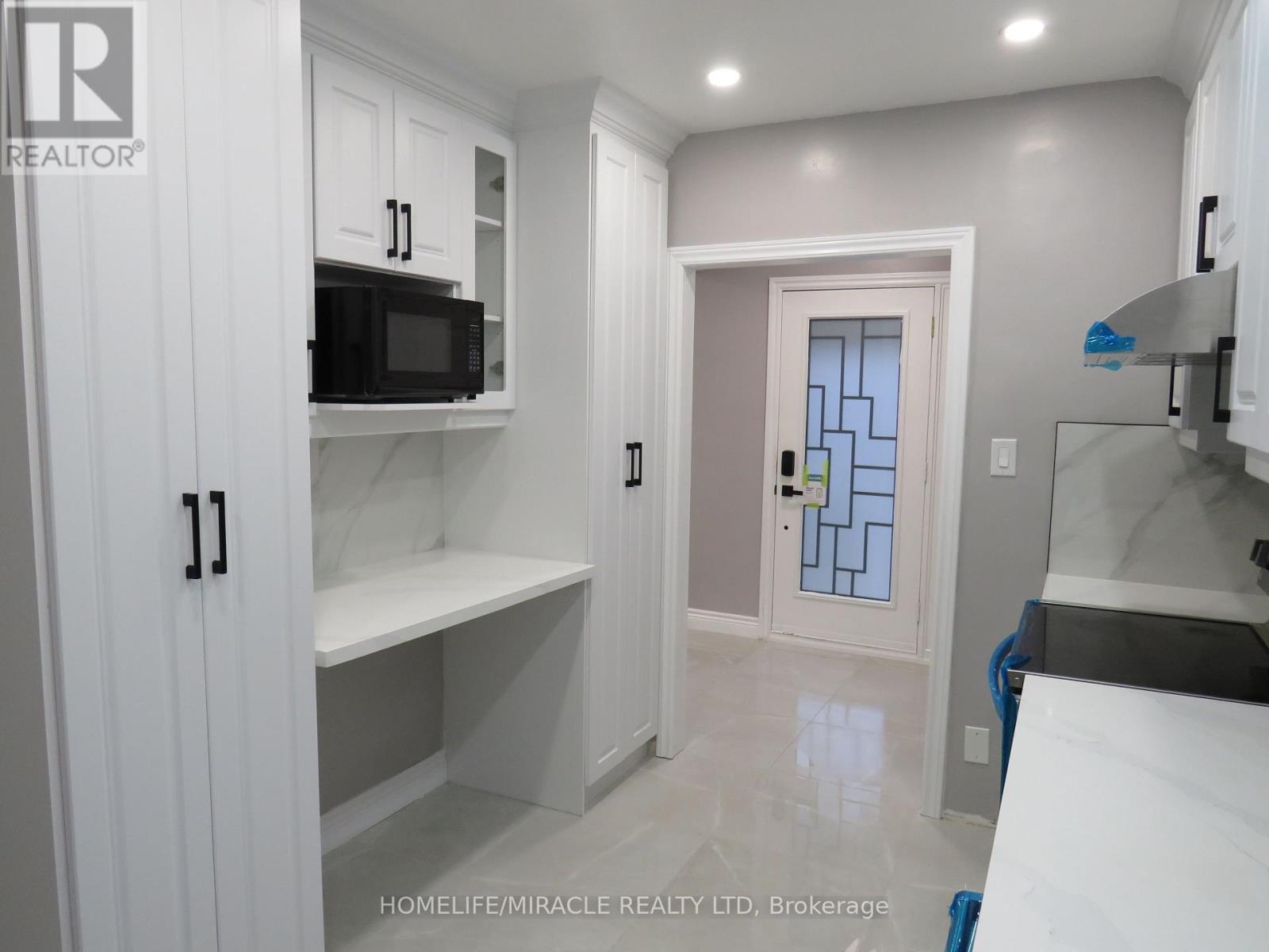 18 Rubydale Gardens, Toronto, Ontario  M9L 1B9 - Photo 11 - W12606232