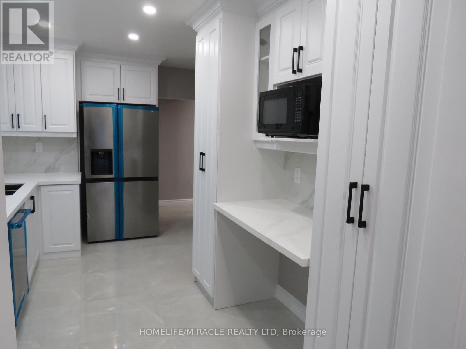 18 Rubydale Gardens, Toronto, Ontario  M9L 1B9 - Photo 13 - W12606232