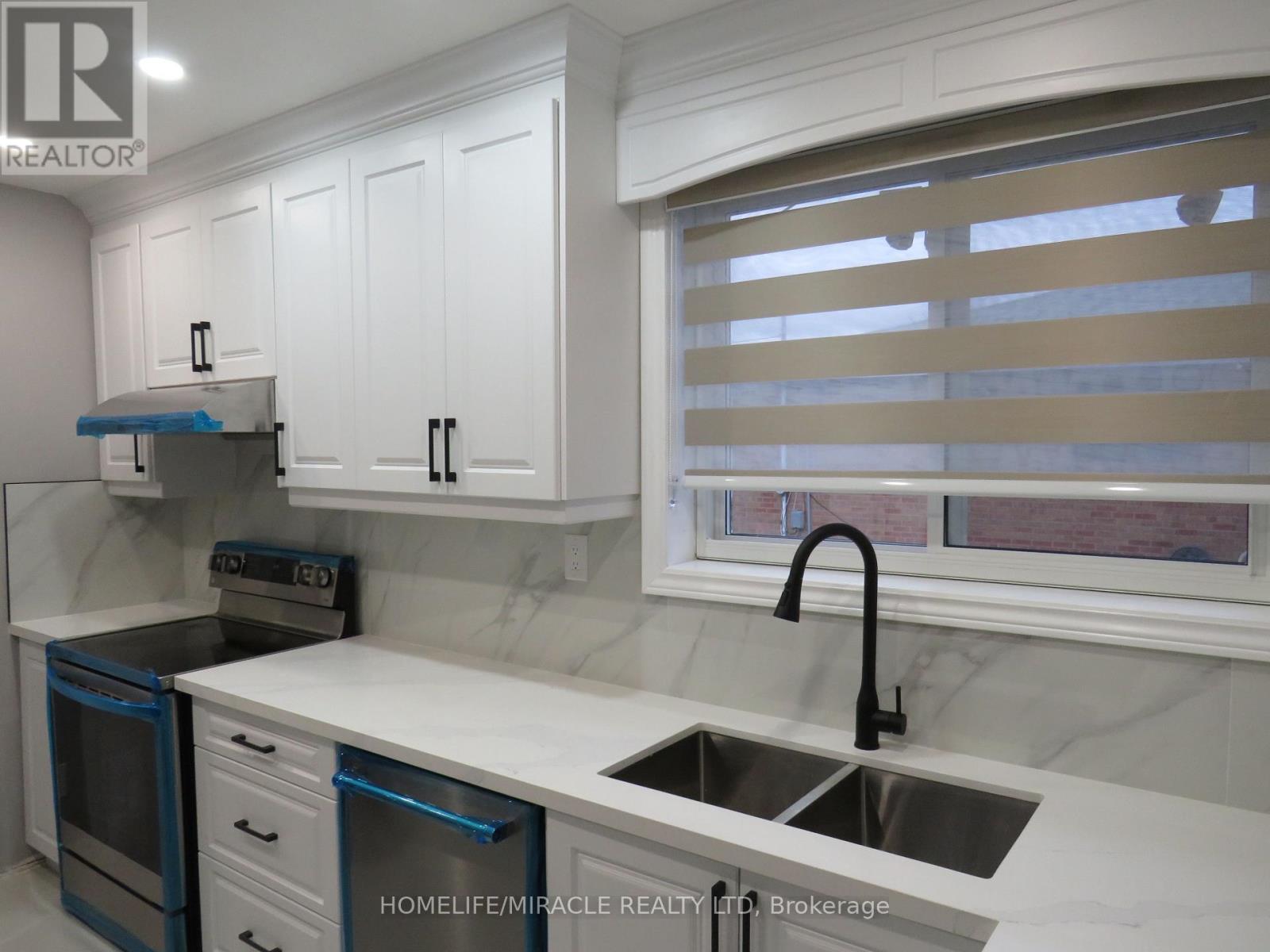 18 Rubydale Gardens, Toronto, Ontario  M9L 1B9 - Photo 18 - W12606232