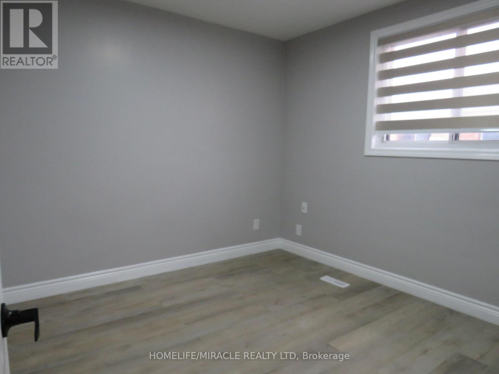 18 Rubydale Gardens, Toronto, Ontario  M9L 1B9 - Photo 30 - W12606232