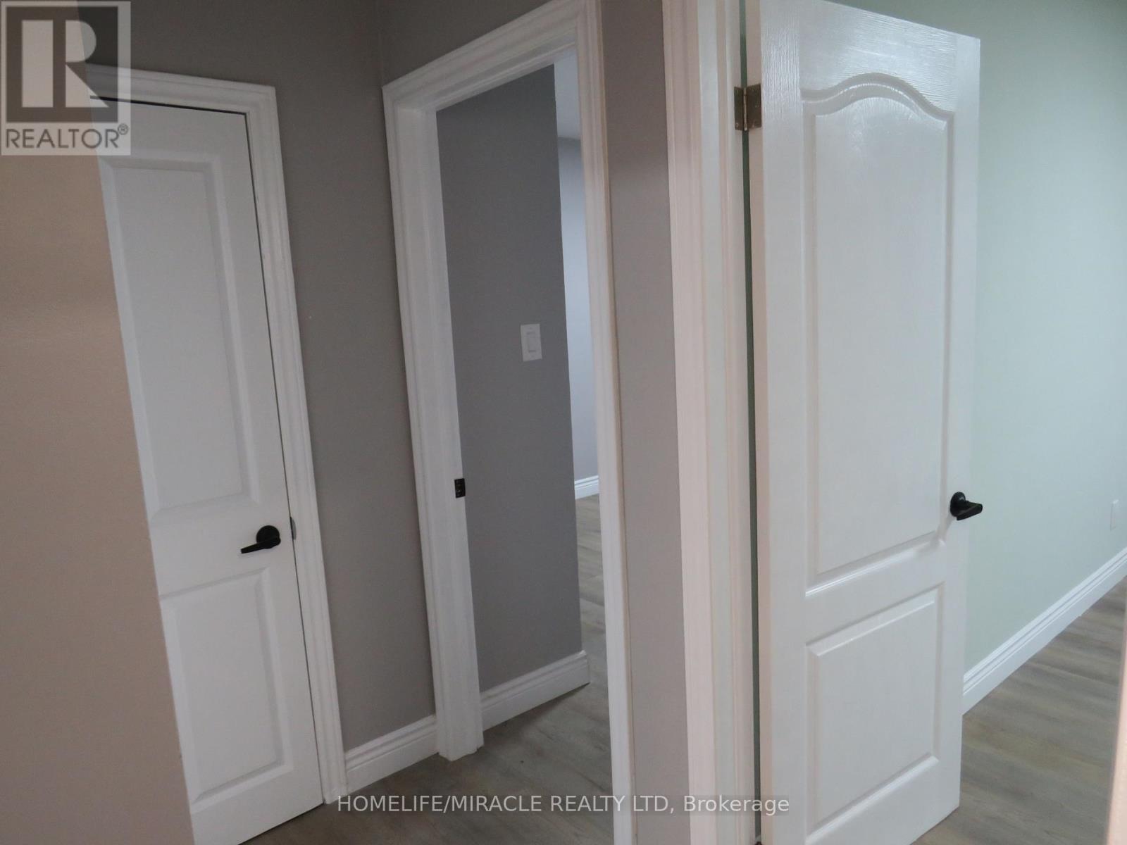 18 Rubydale Gardens, Toronto, Ontario  M9L 1B9 - Photo 35 - W12606232