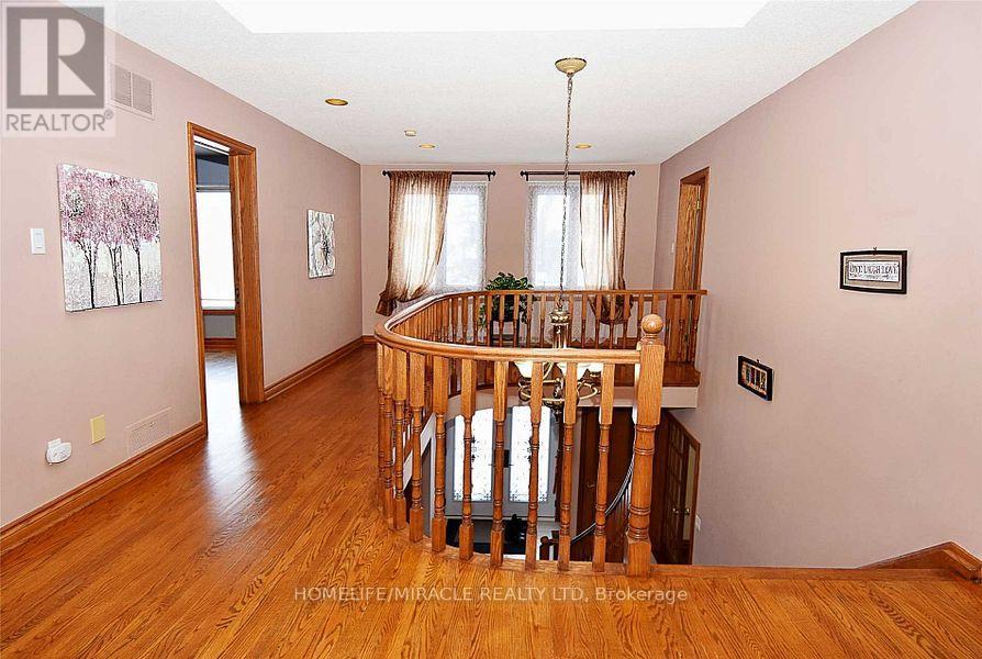 85 Harlow Crescent, Toronto, Ontario  M9V 2Y8 - Photo 11 - W12606260