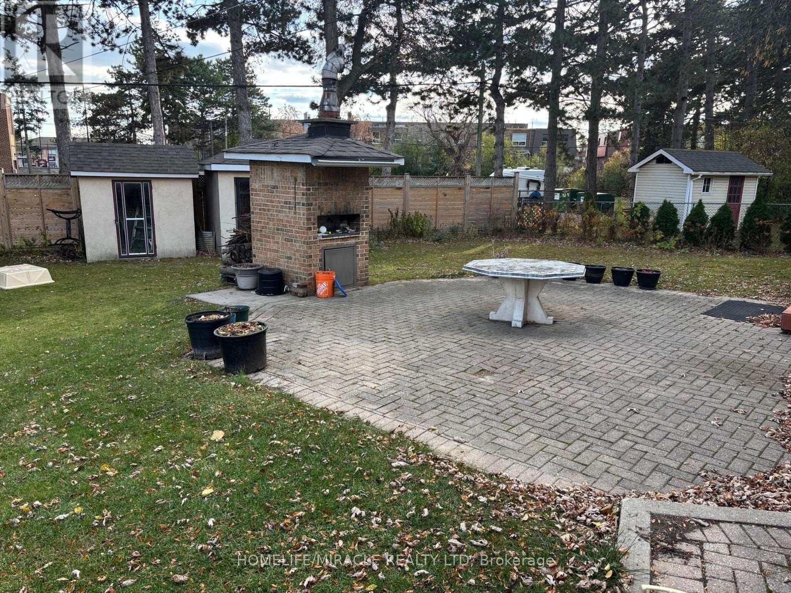 85 Harlow Crescent, Toronto, Ontario  M9V 2Y8 - Photo 21 - W12606260