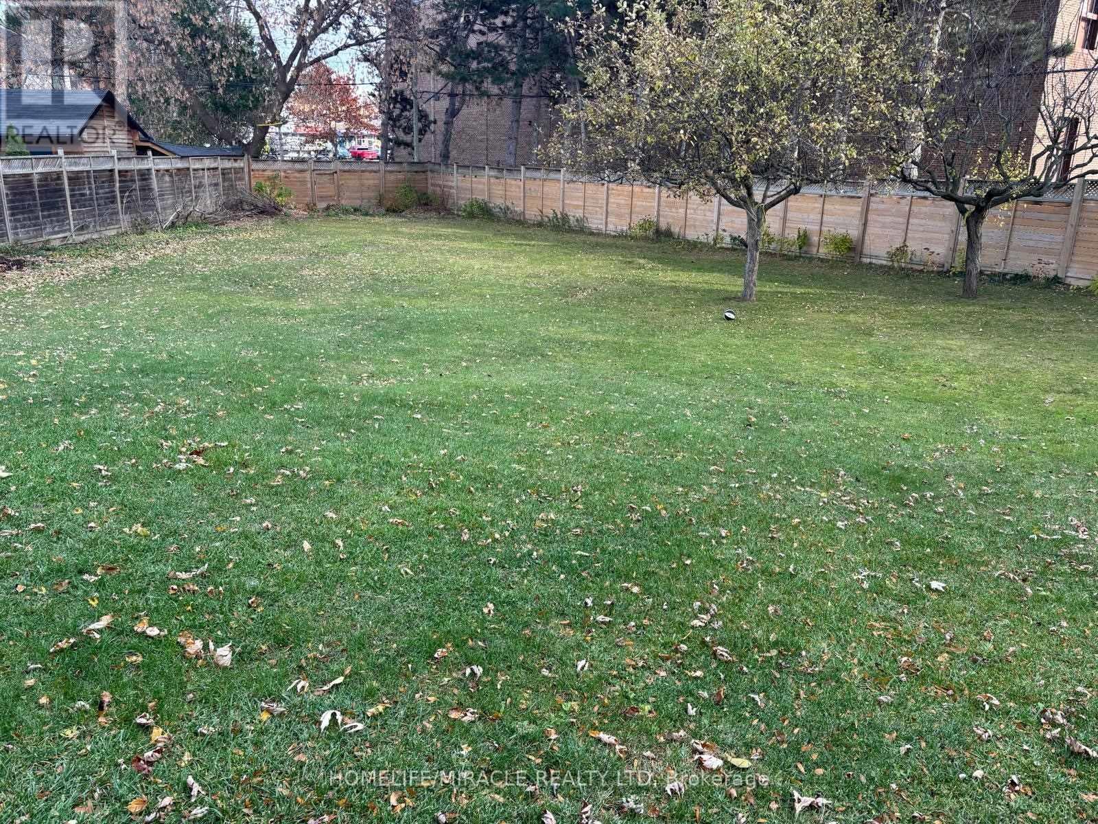 85 Harlow Crescent, Toronto, Ontario  M9V 2Y8 - Photo 22 - W12606260