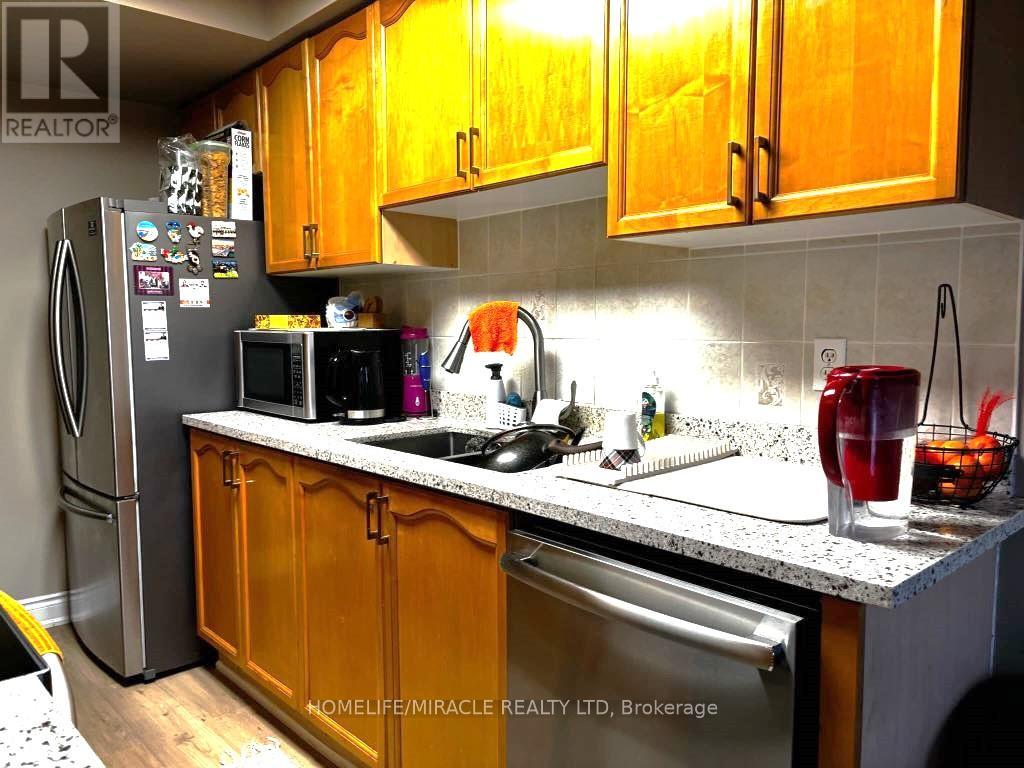 30 Needlewood Lane, Brampton, Ontario  L6R 2N3 - Photo 4 - W12606336