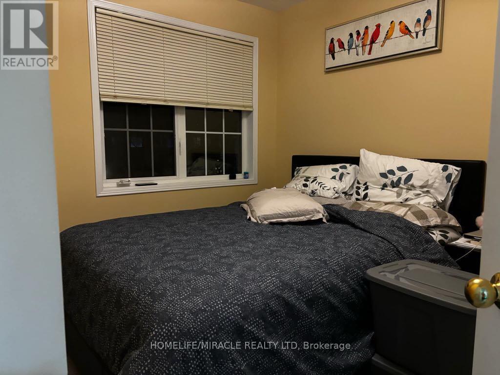 30 Needlewood Lane, Brampton, Ontario  L6R 2N3 - Photo 8 - W12606336