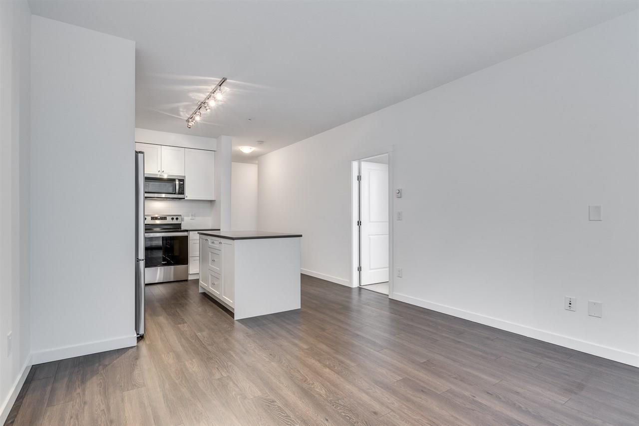 301 13628 81a Avenue, Surrey, British Columbia  V3W 3E2 - Photo 7 - R3064821