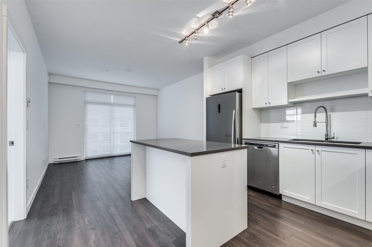 301 13628 81a Avenue, Surrey, British Columbia  V3W 3E2 - Photo 6 - R3064821