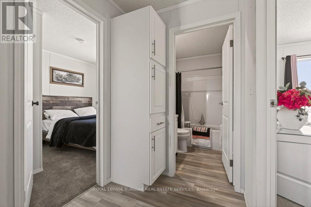 29 Hickory Hollow, Haldimand, Ontario  N0A 1L0 - Photo 23 - X12606168