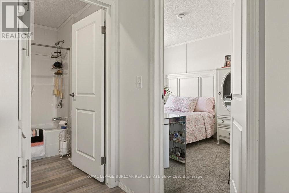 29 Hickory Hollow, Haldimand, Ontario  N0A 1L0 - Photo 24 - X12606168