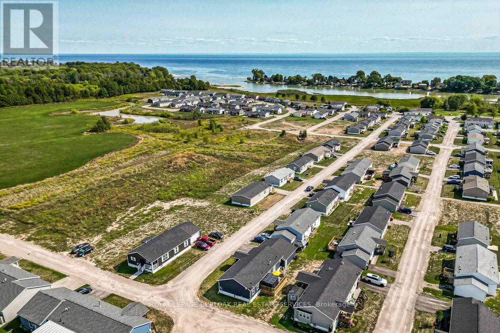 29 Hickory Hollow, Haldimand, Ontario  N0A 1L0 - Photo 42 - X12606168