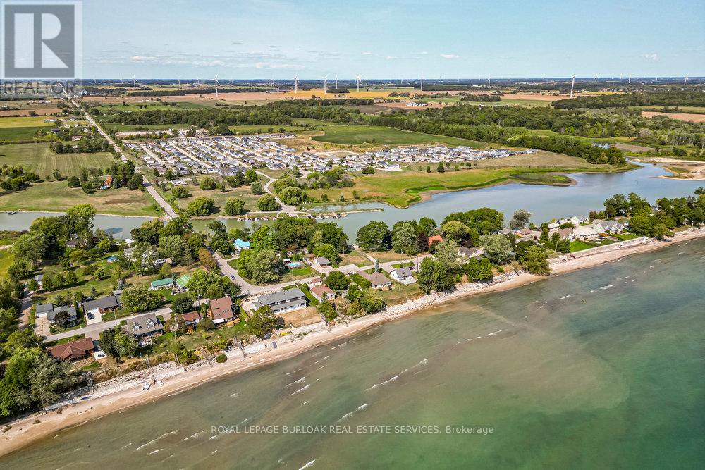 29 Hickory Hollow, Haldimand, Ontario  N0A 1L0 - Photo 47 - X12606168