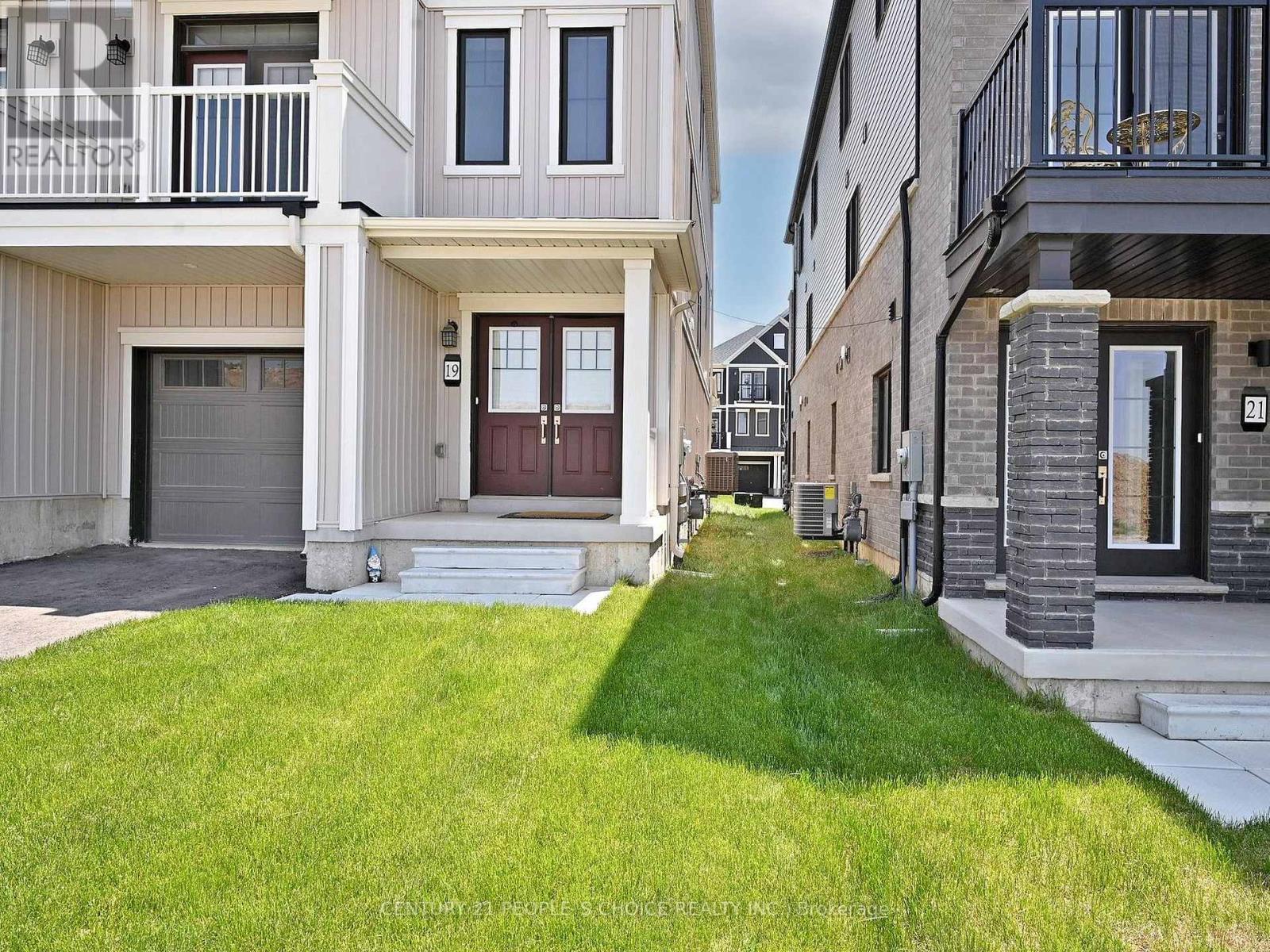 19 Central Market Drive, Haldimand, Ontario  N3W 0J3 - Photo 2 - X12606280