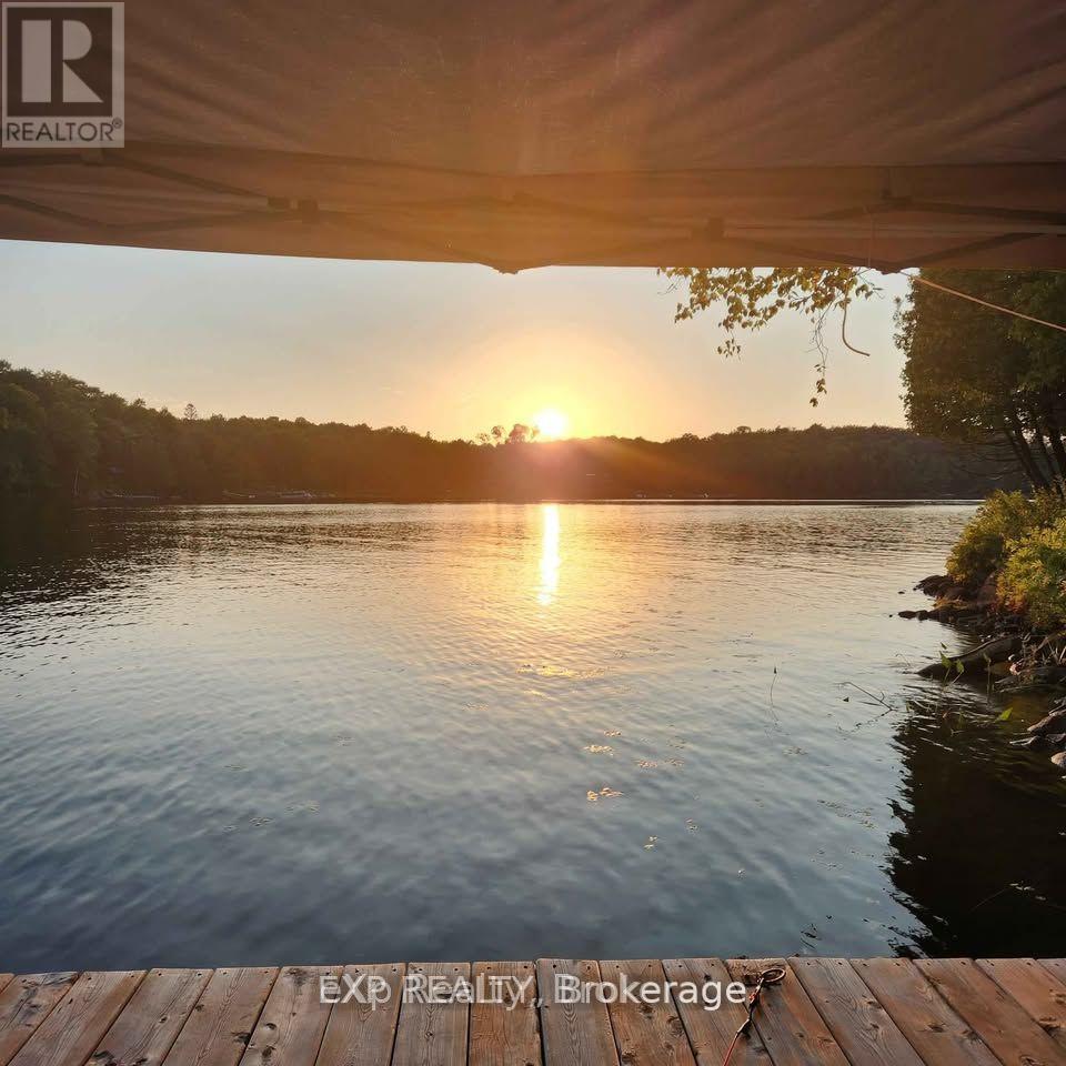 9 NORTH POVERTY BAY ROAD, Magnetawan, Ontario