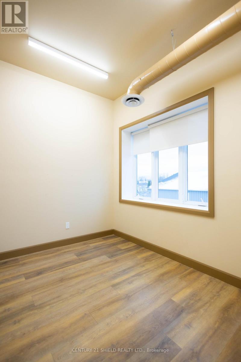 90 Main St. S Street, North Glengarry, Ontario  K0C 1A0 - Photo 13 - X12606354