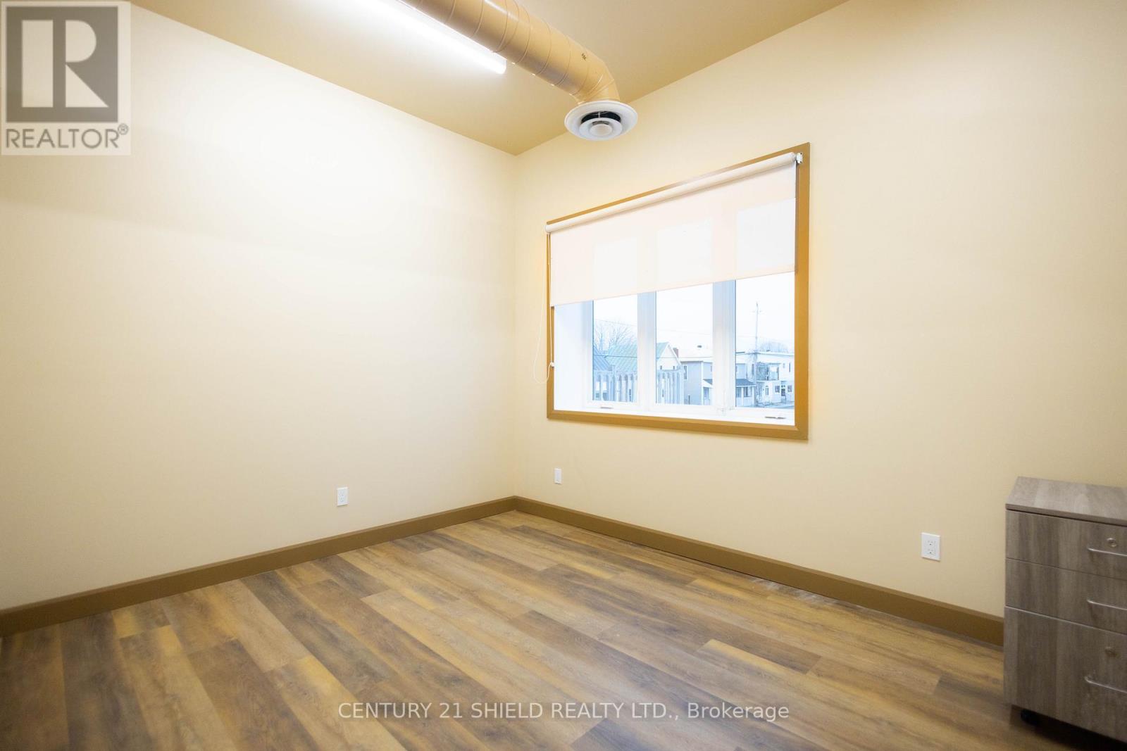 90 Main St. S Street, North Glengarry, Ontario  K0C 1A0 - Photo 15 - X12606354