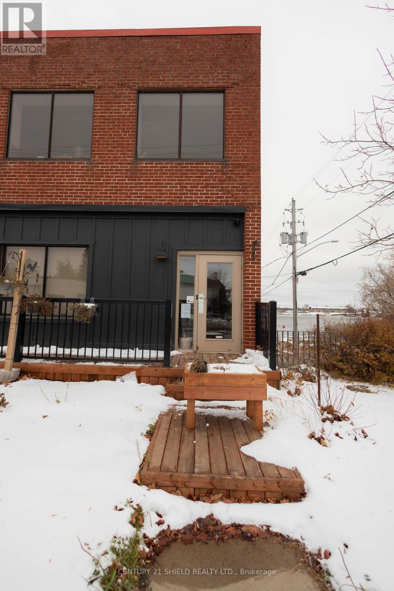 90 Main St. S Street, North Glengarry, Ontario  K0C 1A0 - Photo 2 - X12606354