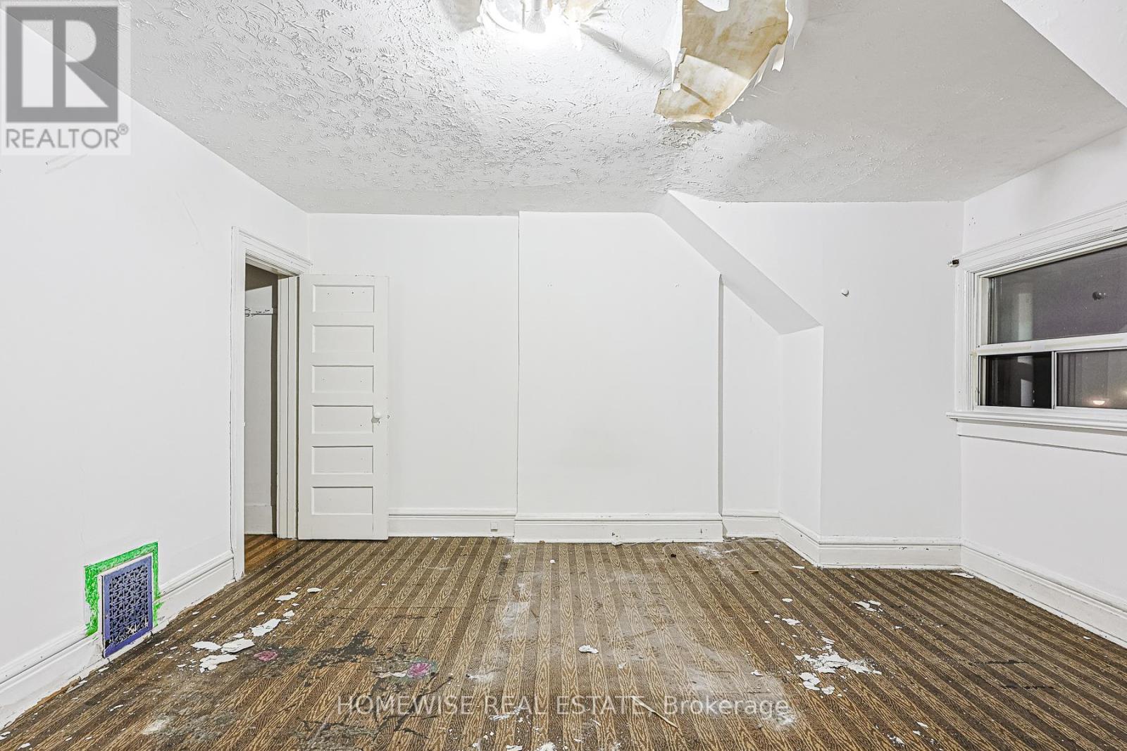 598 Bathurst Street, Toronto, Ontario  M5S 2P9 - Photo 10 - C12606358