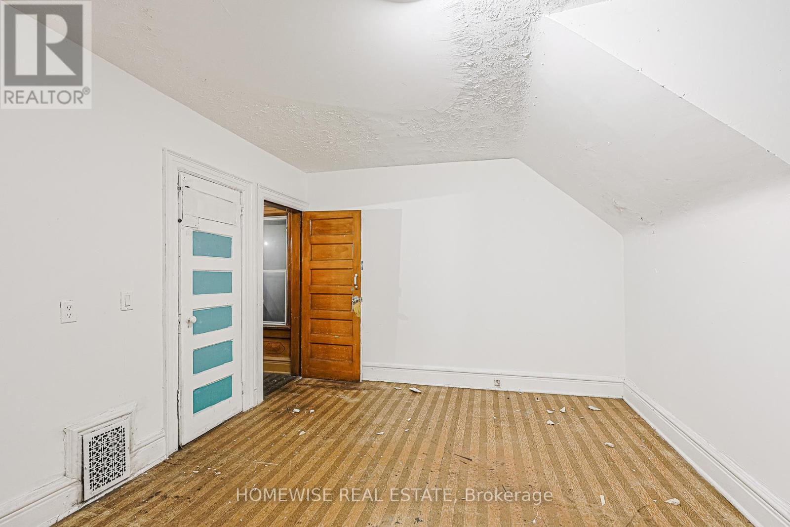 598 Bathurst Street, Toronto, Ontario  M5S 2P9 - Photo 14 - C12606358