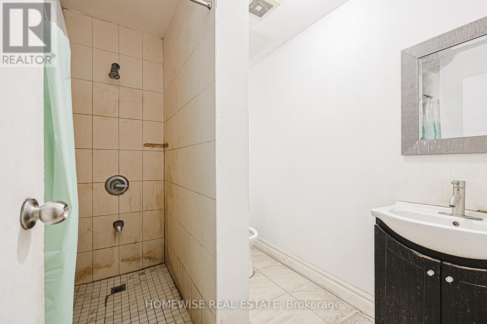 598 Bathurst Street, Toronto, Ontario  M5S 2P9 - Photo 5 - C12606358