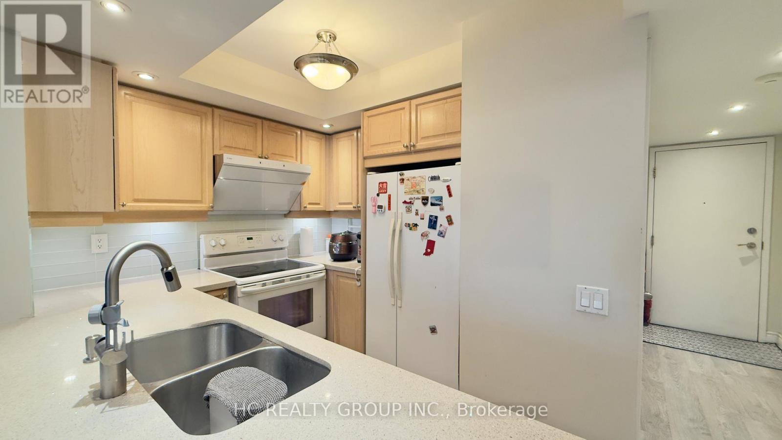 1424 - 15 Northtown Way, Toronto, Ontario  M2N 7A2 - Photo 6 - C12606408