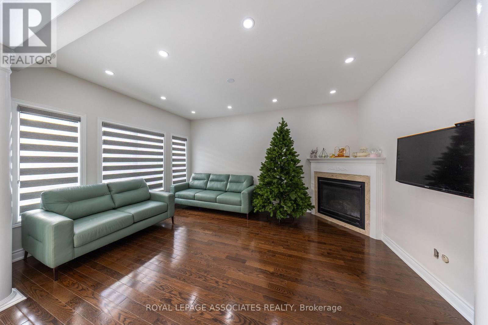 96 Maverick Crescent, Vaughan, Ontario  L6A 4L1 - Photo 10 - N12601446