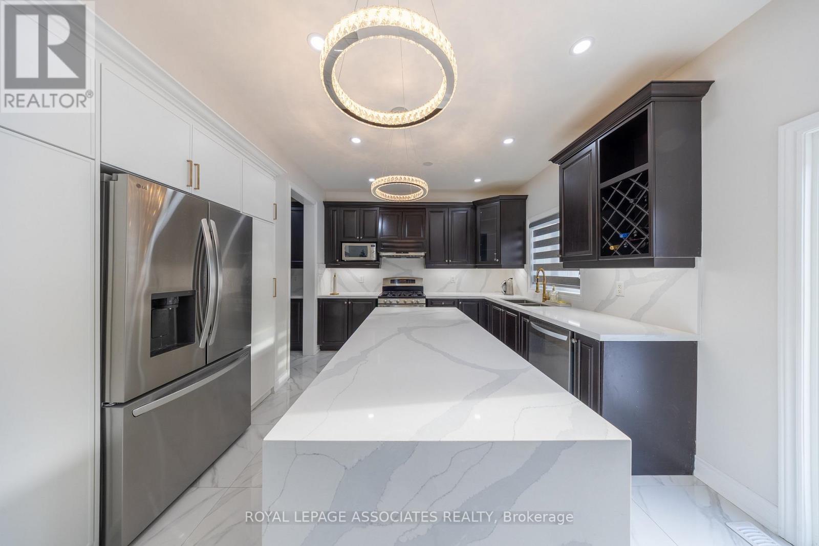 96 Maverick Crescent, Vaughan, Ontario  L6A 4L1 - Photo 12 - N12601446