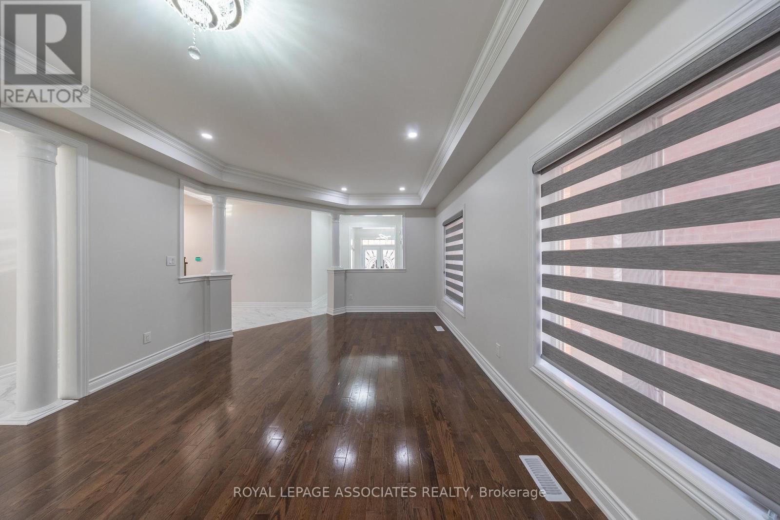 96 Maverick Crescent, Vaughan, Ontario  L6A 4L1 - Photo 7 - N12601446