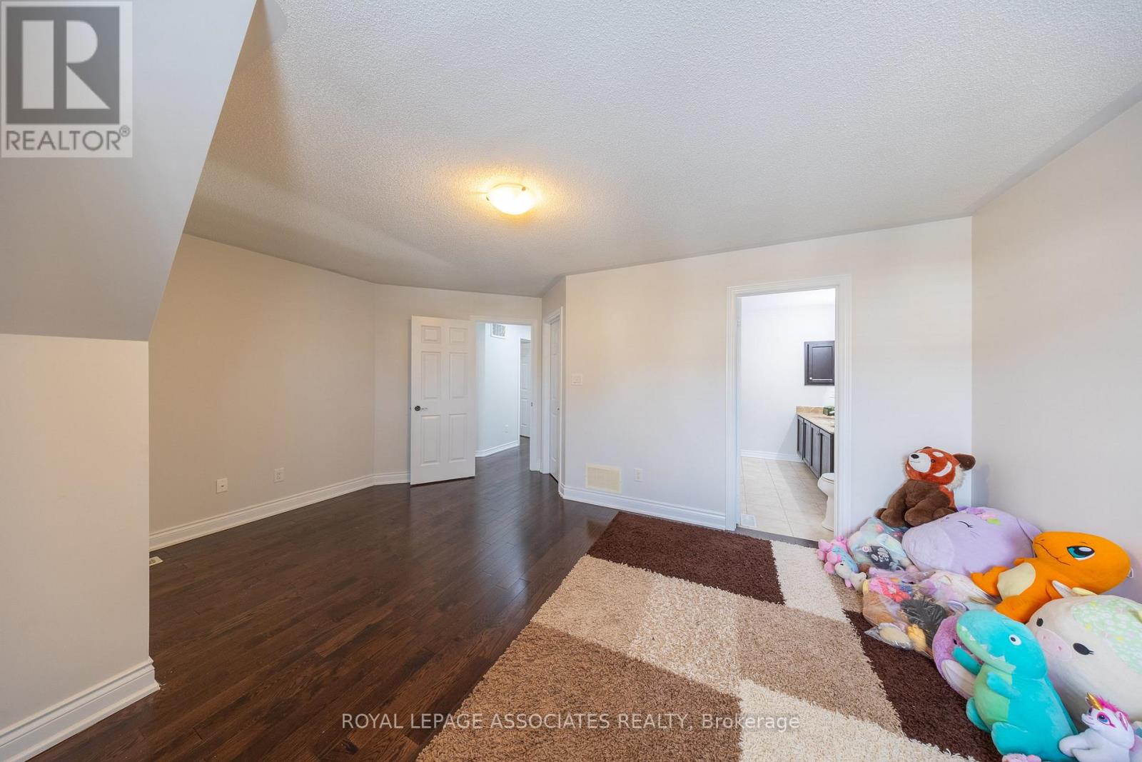 96 Maverick Crescent, Vaughan, Ontario  L6A 4L1 - Photo 28 - N12601446