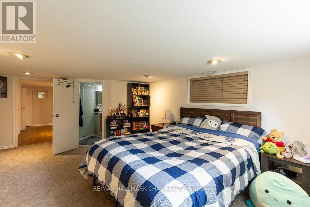 325 Innisfil Street, Barrie, Ontario  L4N 3G4 - Photo 24 - S12534348